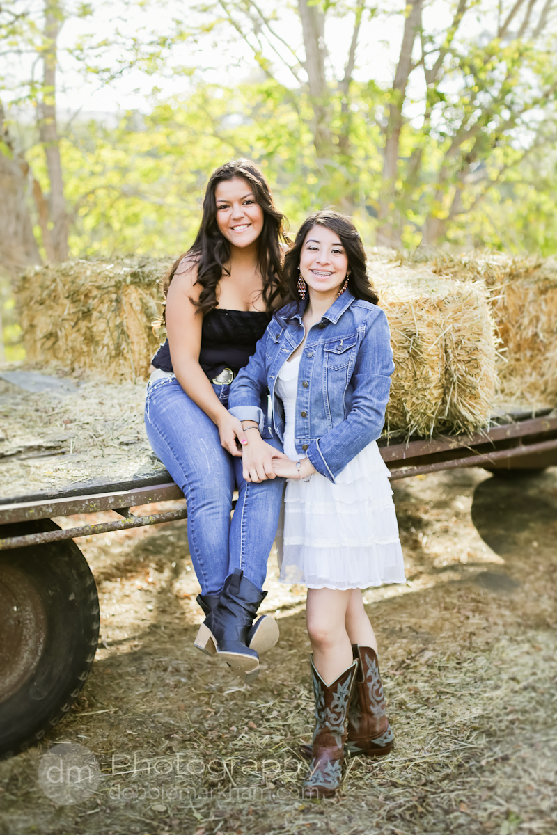Best Friends Photo Shoot | Debbie Markham Photography in Cambria